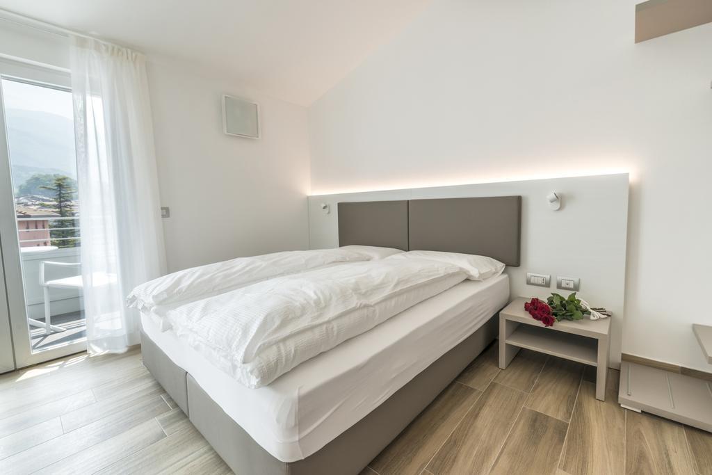 Albergo Garni Francesco Торболе Экстерьер фото